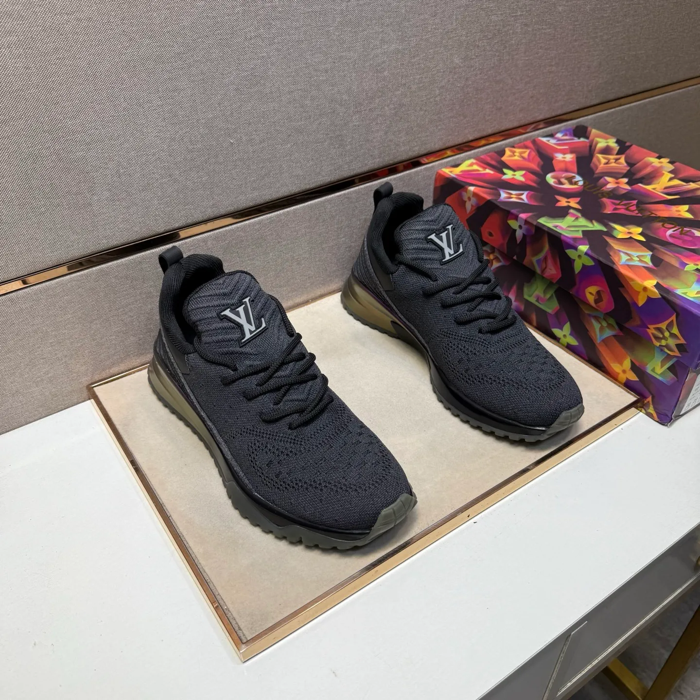 ⬛️Men's shoes 💰p480 [LV～] Men's casual shoes 2025z cabinet sales simultaneously 🔶Size: 38-44 #️⃣ 🔷4 colors🔜The upper is made of multi-material splicing➕Mesh lining, comfortable and breathable, sole: original comfortable and wear-resistant outsole, ⚠️real thing📱photographed🎬real thing is better📢📢📢